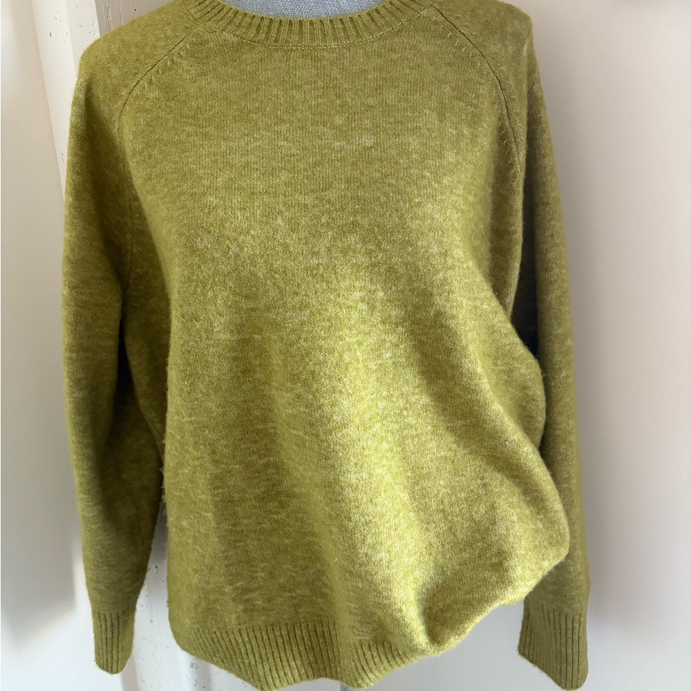 Old Navy Light Olive Women's Crew Neck Sweater